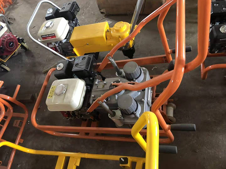 NLB-600型雙頭内燃螺(luo)栓扳手