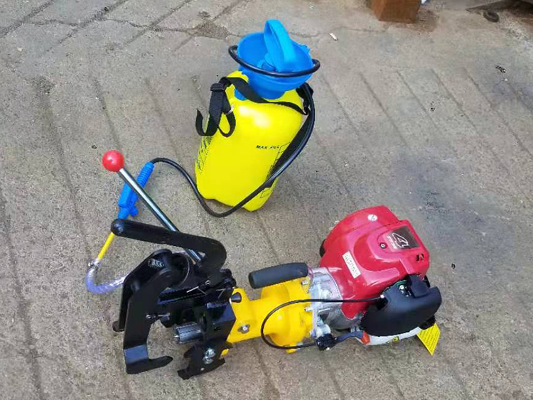 NZG-31型内(nèi)燃鋼軌鑽(zuan)孔機