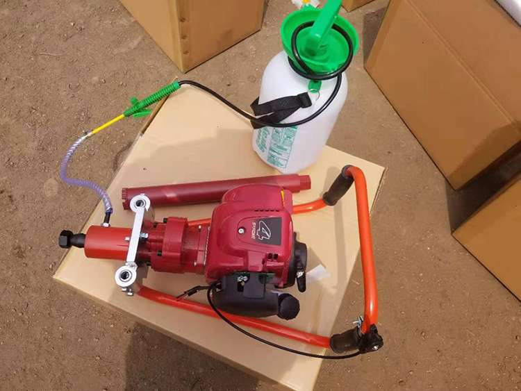 NLQ-45型内燃砼(tóng)枕螺栓鑽取機